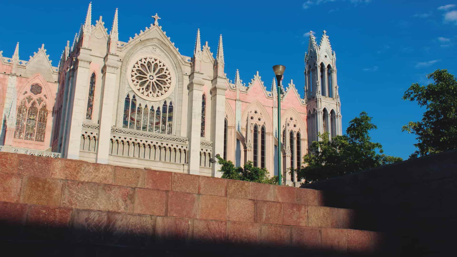 Templo Expiatorio León Guanajuato - Proyectos Grupo Barro & Talavera