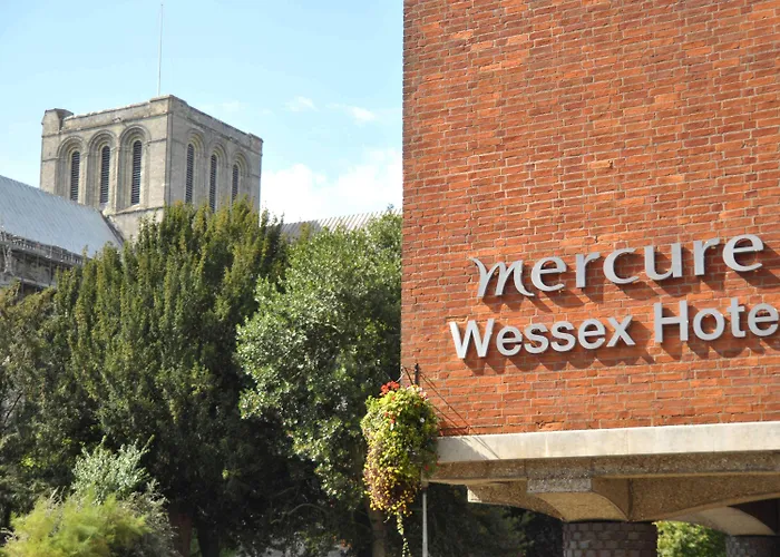 Explore Winchester City Center Hotels: Find Your Perfect Accommodation