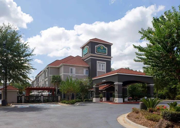 Explore the Best Hotels in Daphne, AL for a Memorable Stay
