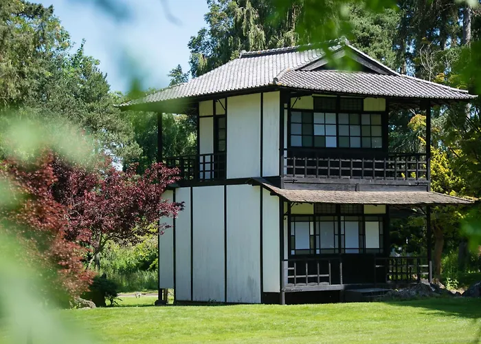 Top Affordable Accommodations in Charming Ware