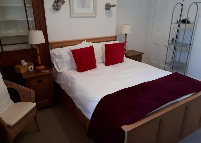 Top Affordable Hotels in Edinburgh City Center