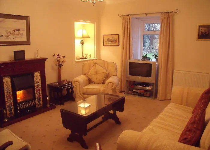 Top Hotels in Quaint Carluke Town