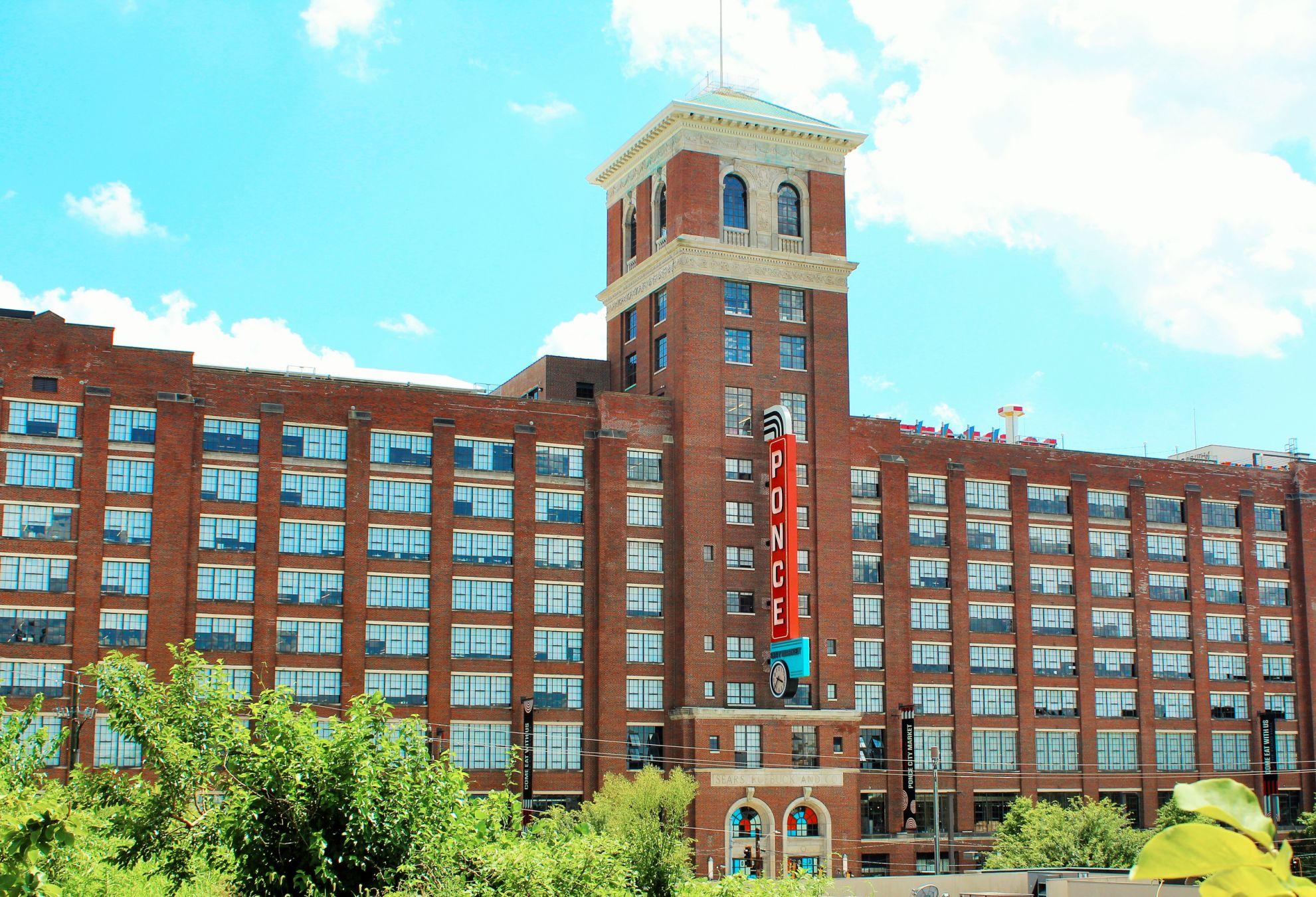 Il mercato di Ponce City è ospitato nell’ex sede della Sears, Roebuck and Co ad Atlanta © Nicholas Lamontanaro/Shutterstock